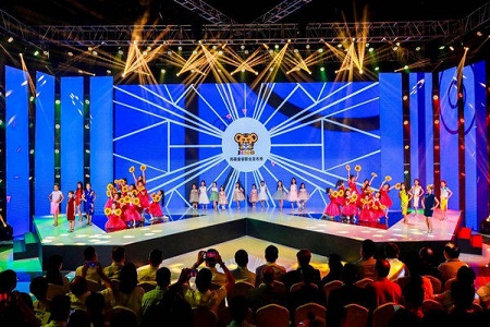 山东即墨打造全国首个世界级童装产业集群，童装企业落地3000余家 年产值达260余亿