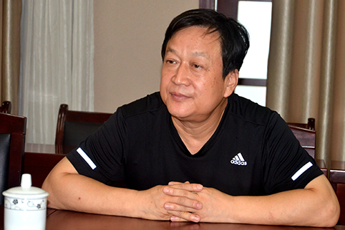 洛阳市作协主席赵克红一行到新安金斗山景区采风