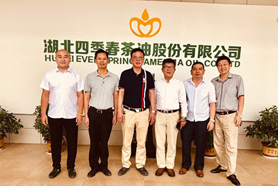 湖北省文化产业商会会长雷世斌率专家团支持四季春茶油：通过品牌助力打造行业标杆