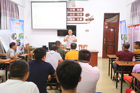 海南定安122个村（居）委会同时启动“70年·我和我的家乡”主题宣讲活动