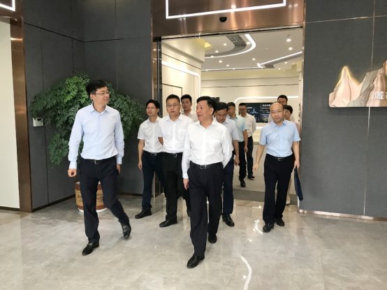 亿达中国重庆创智广场成绩卓越备受各界关注 重庆市委常委胡文容率考察团调研