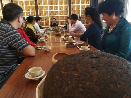 厚德载物 沃野浮萍