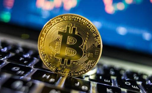 比特币暴跌15% 自6月以来首次跌破8000美元