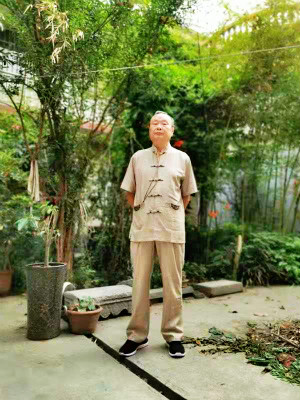 河南新乡太行山有棵不老松