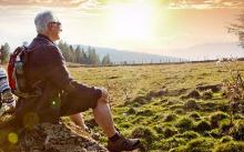 不再“围着儿孙转” 越来越多“新老人”规划“新生活”