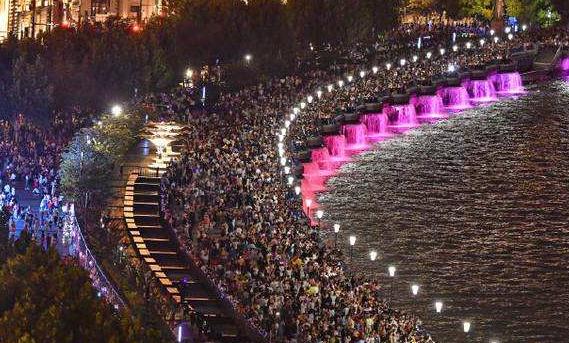 国庆假期7.82亿人次出游 “人从众”背后是什么？