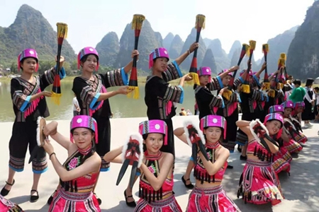 2019八桂民俗盛典•钟山歌会 唱响新时代乡村振兴主旋律