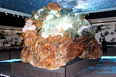 岫岩：巨型玉雕《万里长城》喜获金奖、集体创作特殊贡献奖