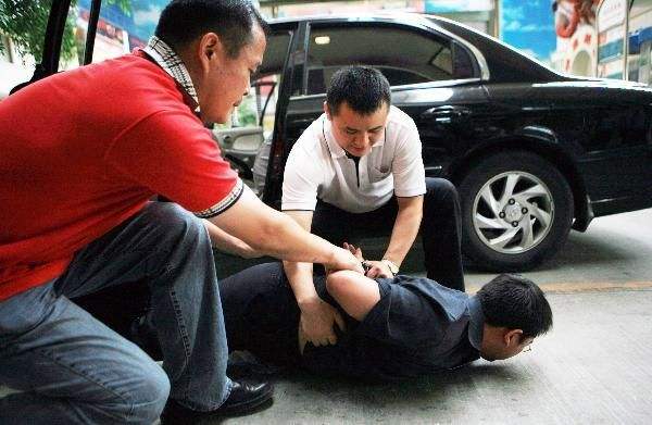 新乡县公安局网监大队奔波千里抓捕“和尚”