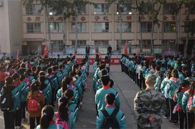 新乡市第四十二中学开展探索森林奥秘 参与生命教育研学旅行活动