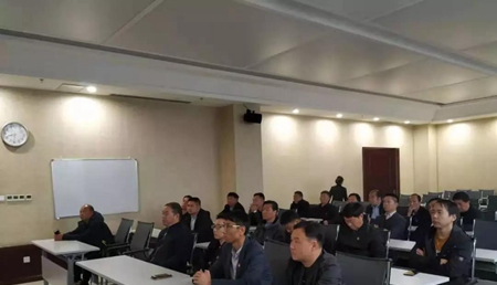 新乡市凤泉区潞王坟乡赴卫辉市唐庄镇学习“改革先锋”吴金印同志先进事迹