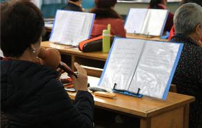 收费低廉、课程丰富、靠近社区 老年大学“一座难求”