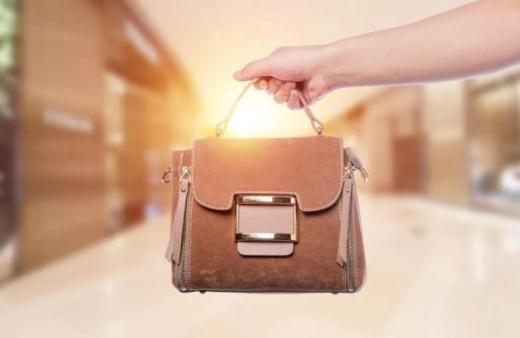 售价上万元成本一两百 你从国外买的LV可能是假的