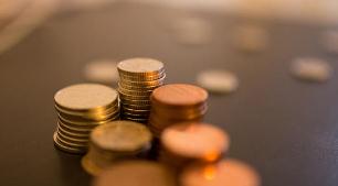 养老保险发展面临挑战 探索养老保险制度“多腿走路”