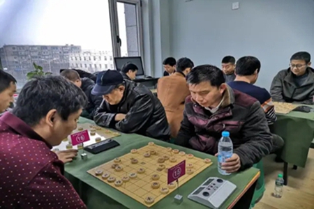 沈阳市民运会上象棋赛事拼杀激烈