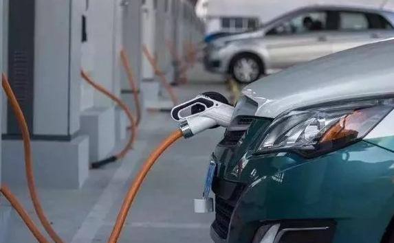 工信部：2025年新能源汽车新车销量占比将达25%左右