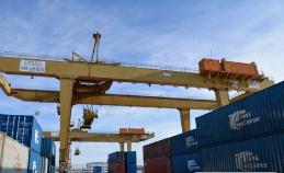 商务部：将采取持续降低关税等四方面举措扩大进口