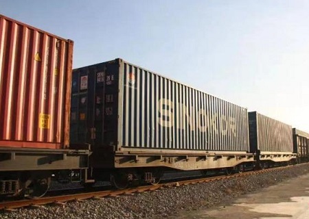 青海省首列中欧进口班列抵西宁