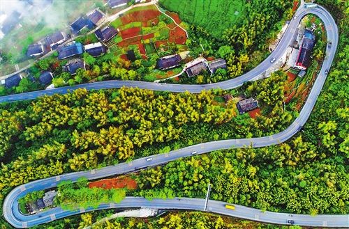 重庆：年底前将建成四好农村路15万公里