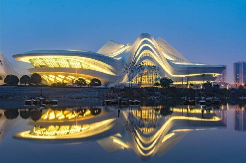 爱国乐章铿锵伟人故里 亿达之声激昂锦绣潇湘