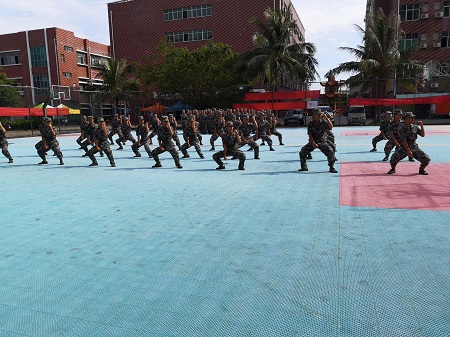 海南科技职业大学以军魂育人 培养新时代合格大学生