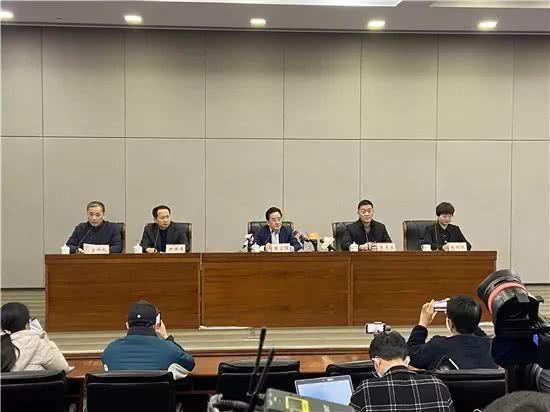 疫情动态| 杭州一企业30人开会11人传染，政府呼吁大家再坚持7天！