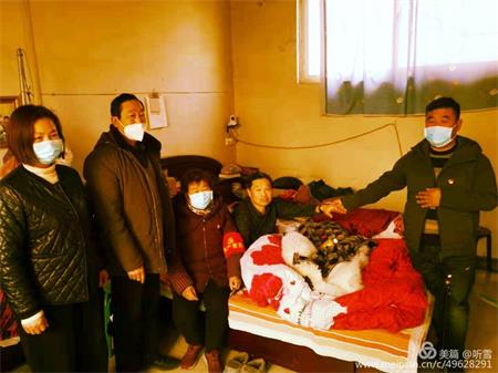 疫情动态| 大疫当前  偏瘫老书记与老伴儿交万元特殊党费