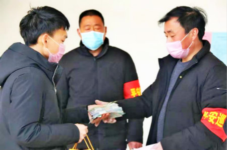 疫情动态| 河南卫辉：大学生吴红根: 捐出 “私房钱”报名当兵去