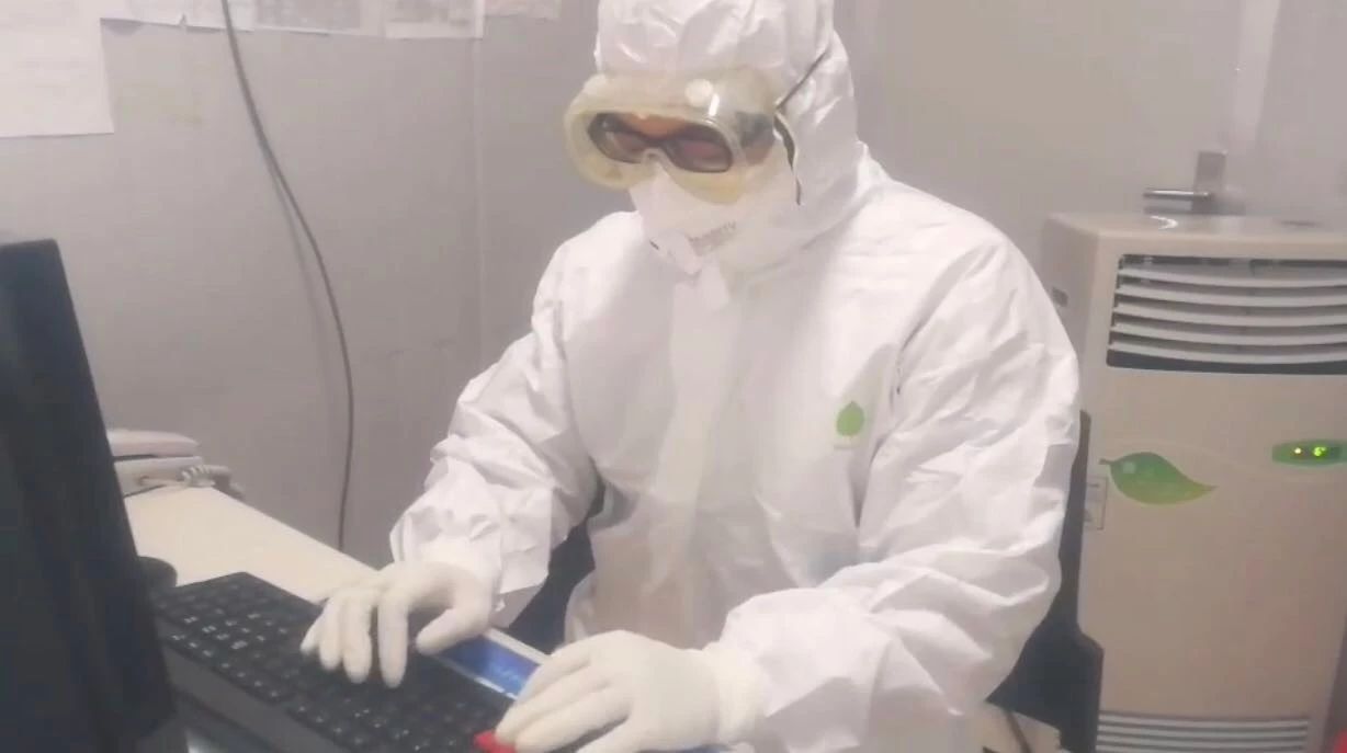 “哪怕是我死了，也不让儿子退下前线！”