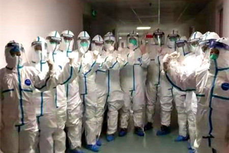 为了战胜疫情，我们随时准备出发