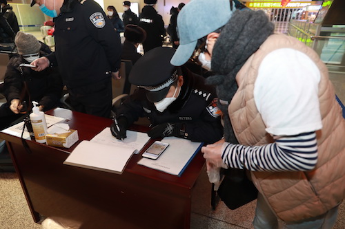 哈尔滨：接飞机须符合条件且持社区证明，无接机乘客统一转送