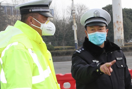 “我是党员我先上!” ——记河南义马市公安交警大队长范立虎