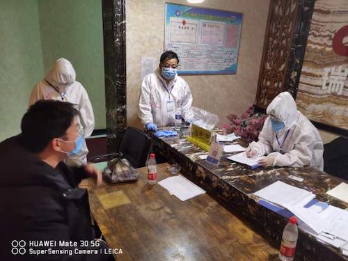 铁力市：扶贫干部变身&ldquo;防疫尖兵&rdquo; 防疫扶贫两不误