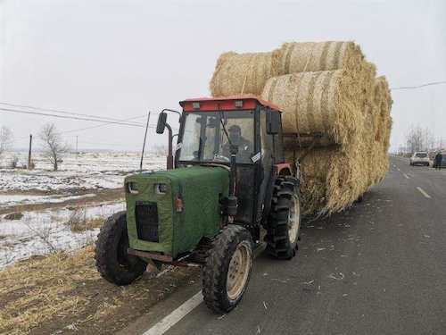 明水县抢前抓早推进秸秆离田