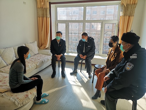 黑龙江省总工会向抗击疫情殉职的公安干警家属发放一万元慰问金