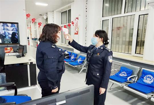 战“疫”逆行者 幽开白玉兰