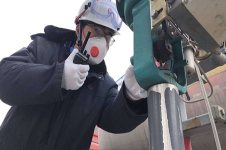 中海石油华鹤公司：日均发货1700吨 希望的田野充满阳光