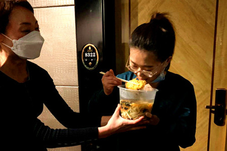 黑龙江林口县援助湖北医疗队最小队员的特殊“生日”