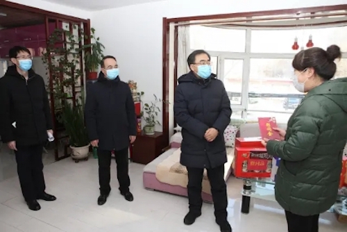 黑龙江鹤岗：关心慰问支援湖北医疗队员家属