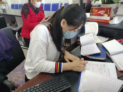 黑龙江依安县：社区“娘子军”撑起防控一片天