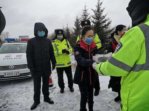 黑龙江鹤岗：学雷锋“暖心五送”，将关心关爱落到实处