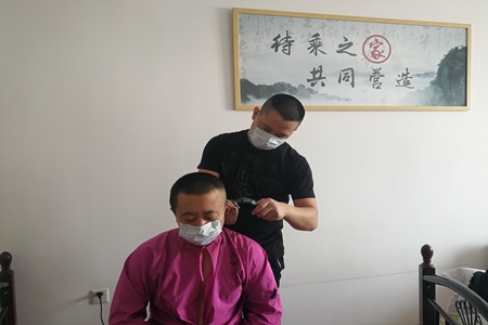 哈铁客运段Z204北京车队雷锋班组开展学雷锋活动