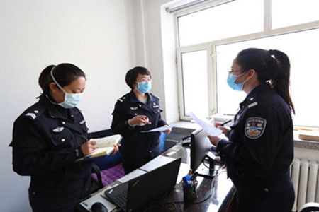 齐齐哈尔:绽放在抗疫一线的铿锵警花