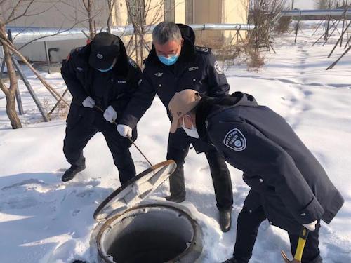 铁力市环保战士在行动