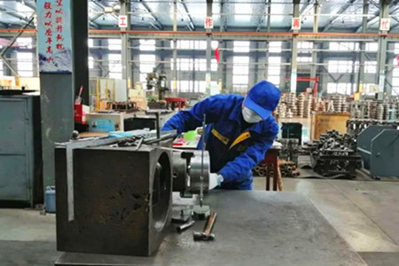 张磊:抗疫一线,书写永不褪色劳模精神