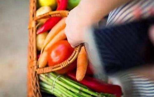 商务部：强化电商扶贫 多渠道解决农产品卖难问题