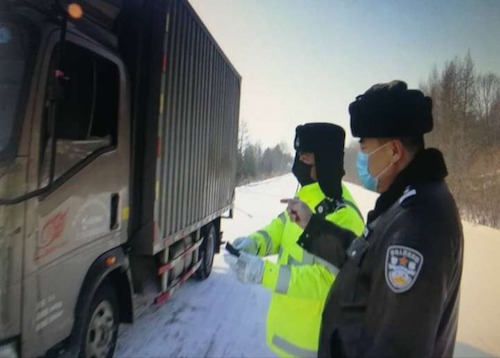 嘉荫县公安交警大队：为群众健康安全保驾护航