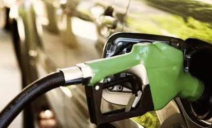 油价暴跌运费飙升 趁机“囤油”要先过油轮涨价关