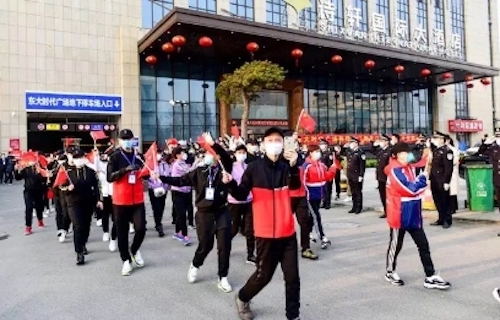 &ldquo;江湖&rdquo;战疫 依依惜别：安陆人民高呼&ldquo;感谢你们！&rdquo;