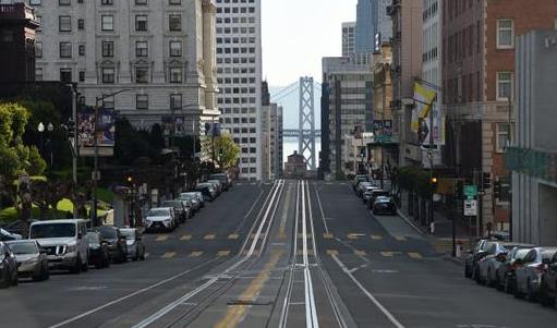 美国多地宣布“封城” 超过1亿人被要求呆在家中